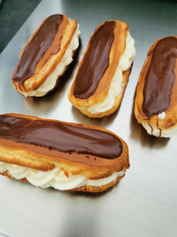 Éclair au chocolat